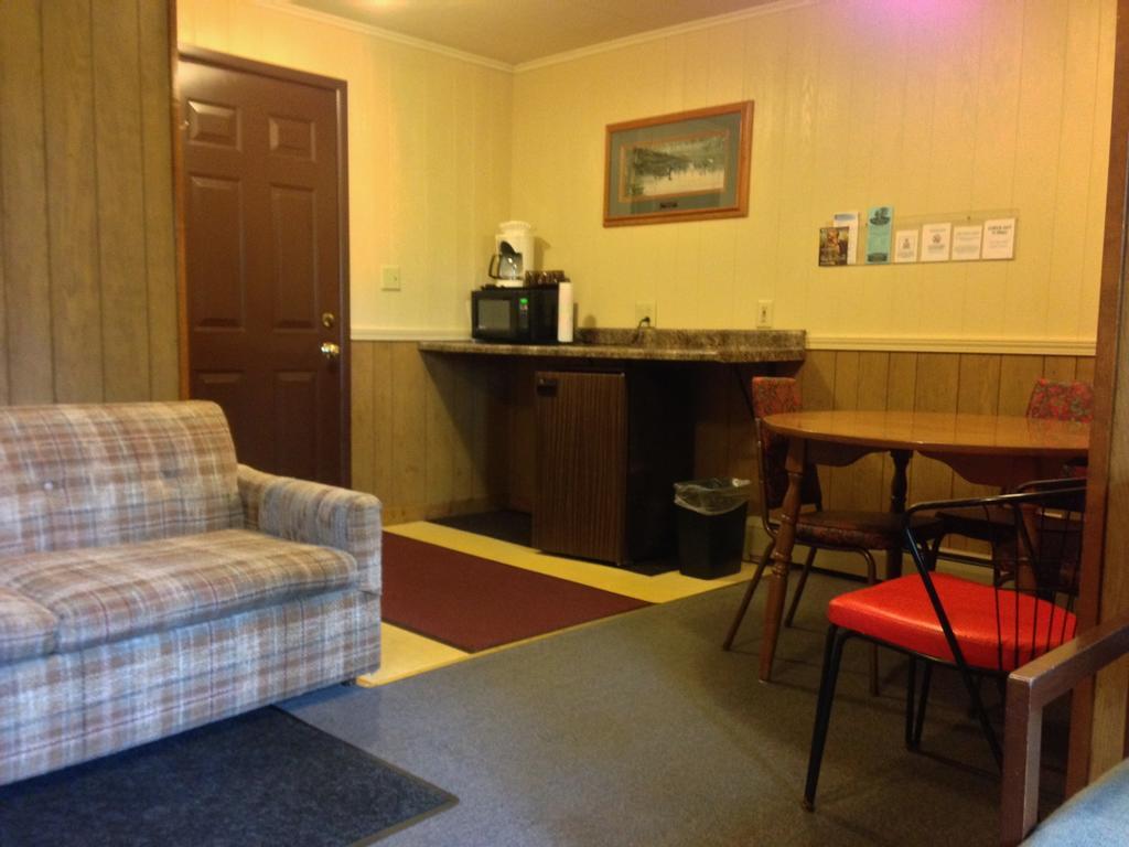 Indianhead Motel Ironwood Habitación foto